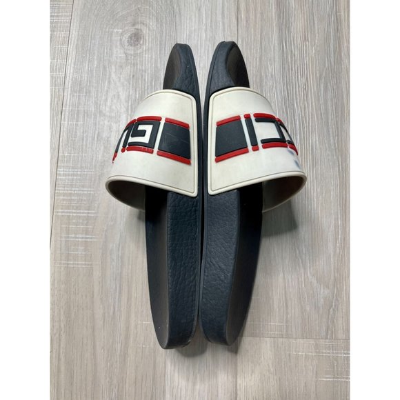 Gucci Logo Print Pool Slides 5.5 - Picture 11 of 13